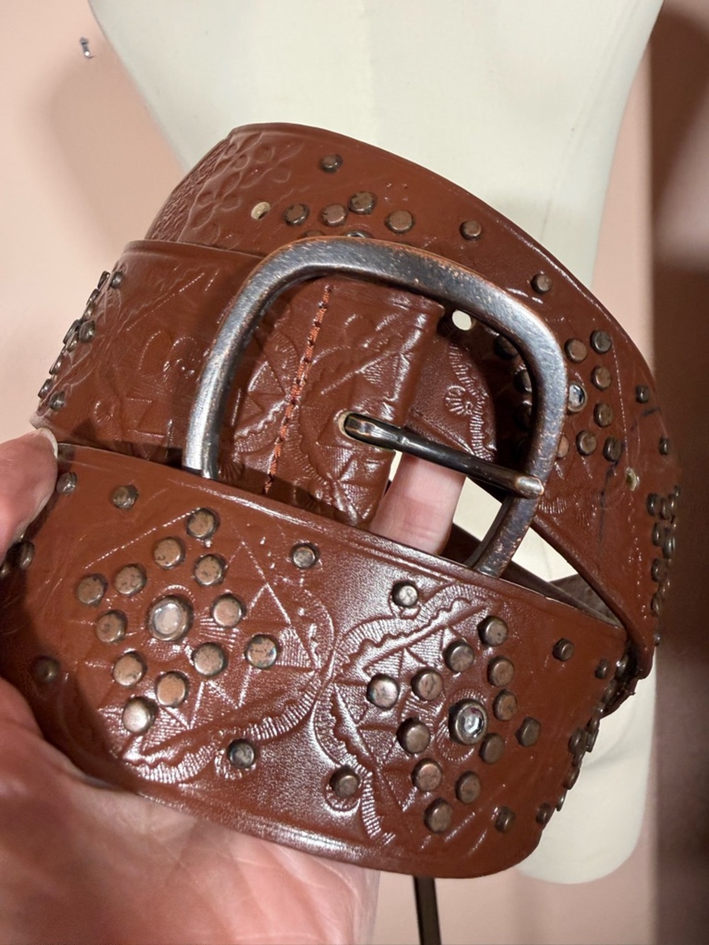Lake Shore Drive Brown tooled leather Studded wide Vintage Western Belt large - Picture 11 of 17